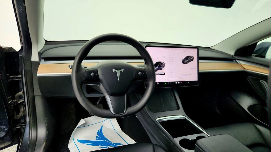 Used 2023 Tesla Model 3 Standard Range image 12