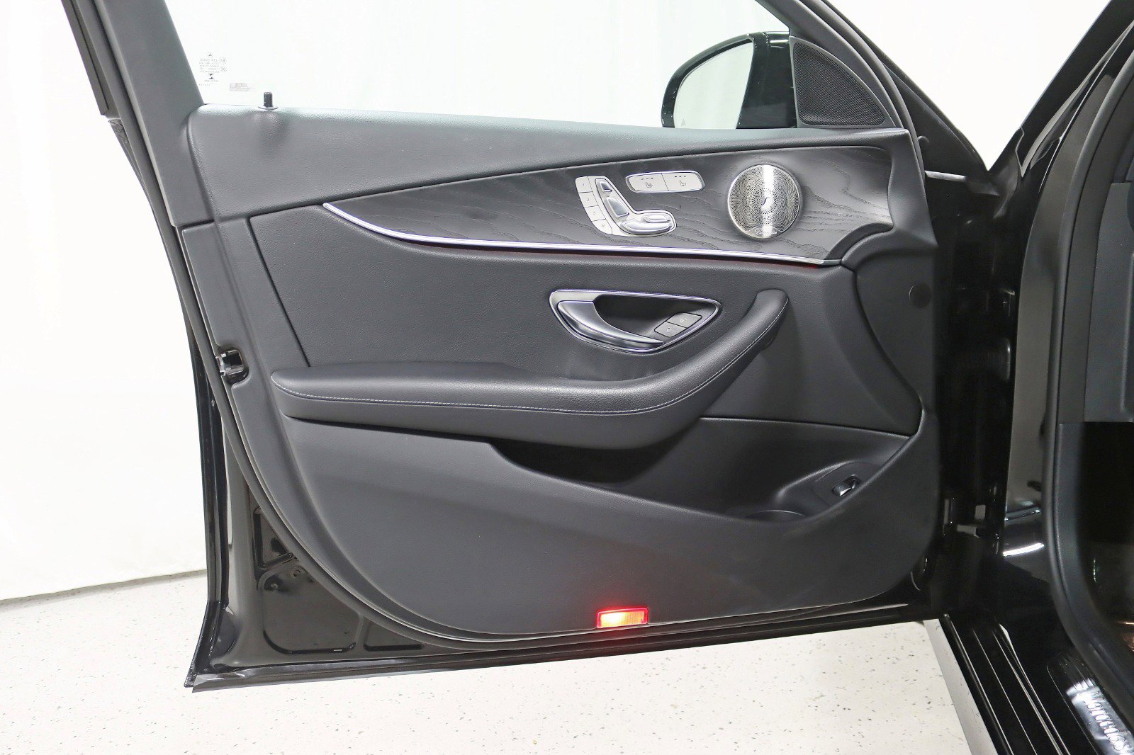 Used 2022 Mercedes-Benz E 450 4MATIC Sedan w/ Driver Assistance Package image 37