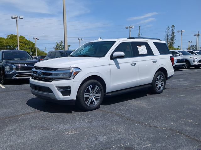 Used 2024 Ford Expedition Limited RWD image 2