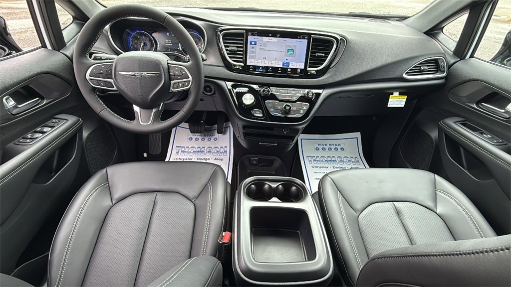 New 2026 Chrysler Voyager LX image 14