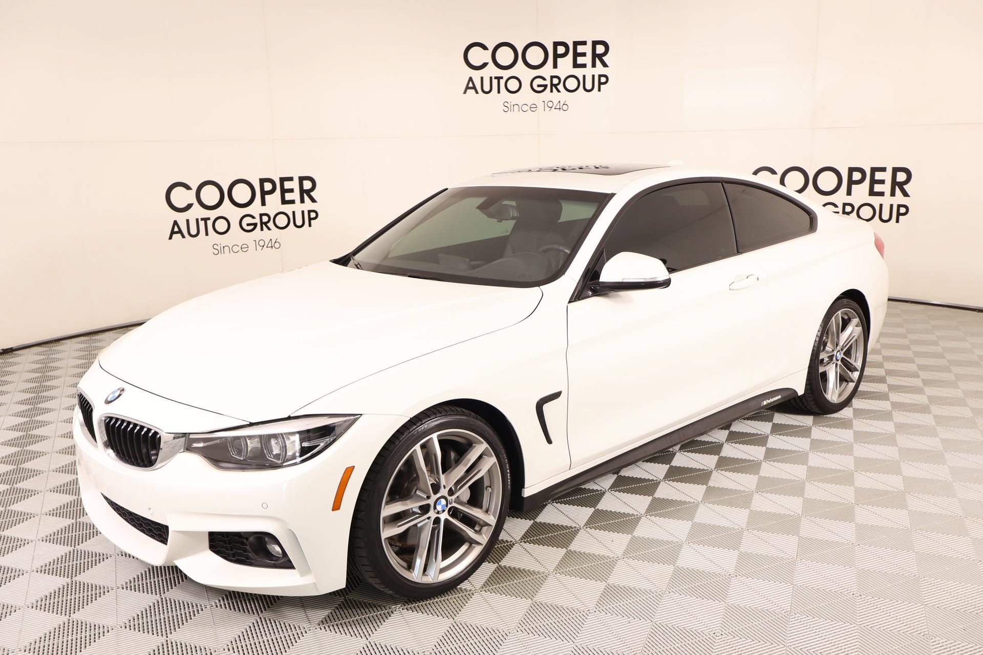 Used 2019 BMW 440i Coupe w/ M Sport Package RWD image 11