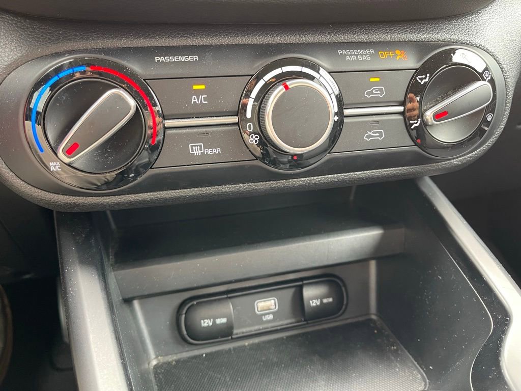 Used 2023 Kia Soul LX w/ LX Technology Package image 13