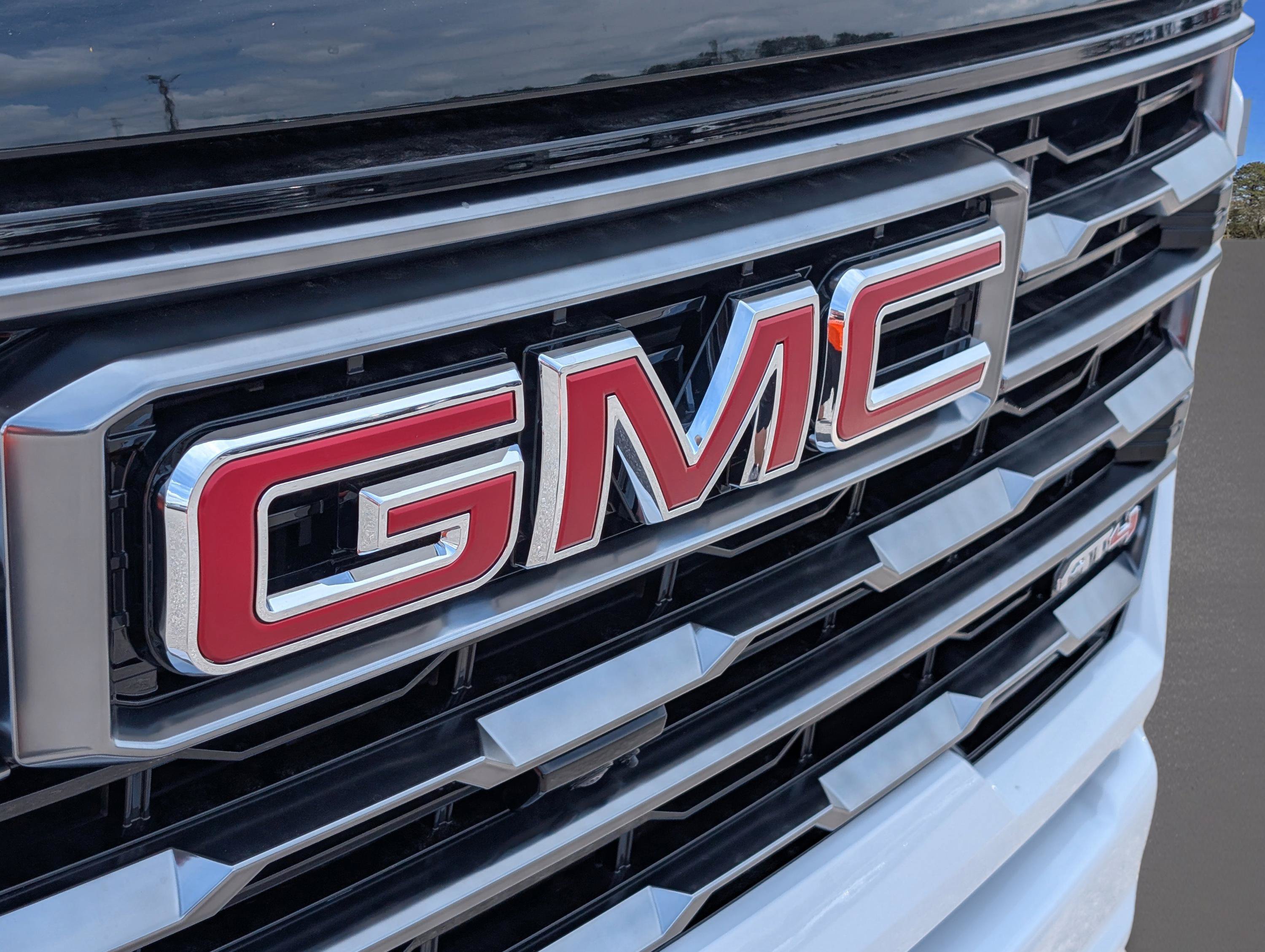 New 2026 GMC Sierra 2500 AT4 w/ AT4 Premium Plus Package AWD/4WD image 5