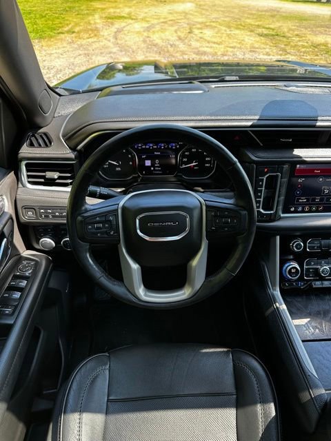 Used 2021 GMC Yukon Denali w/ Denali Premium Package AWD/4WD image 20