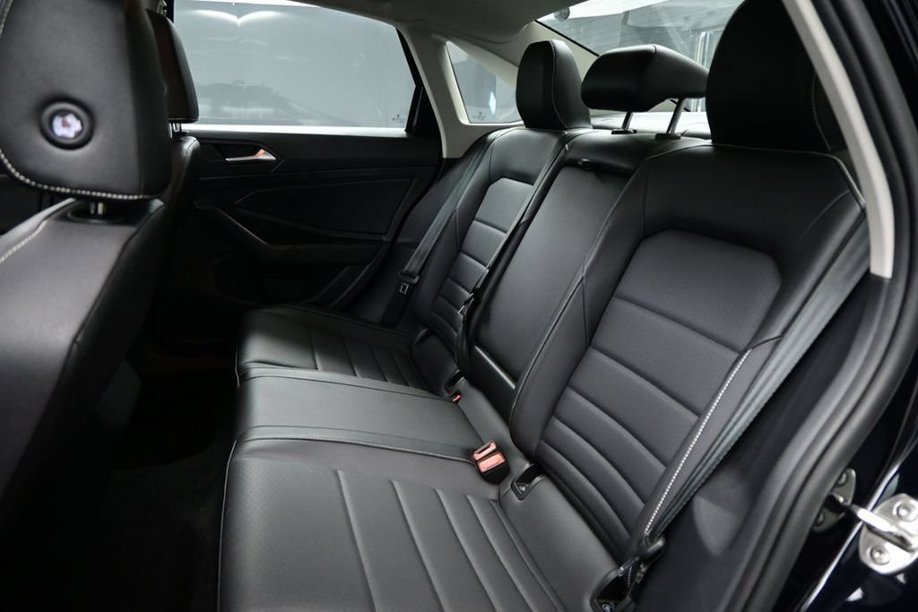 Used 2024 Volkswagen Jetta SE FWD image 28