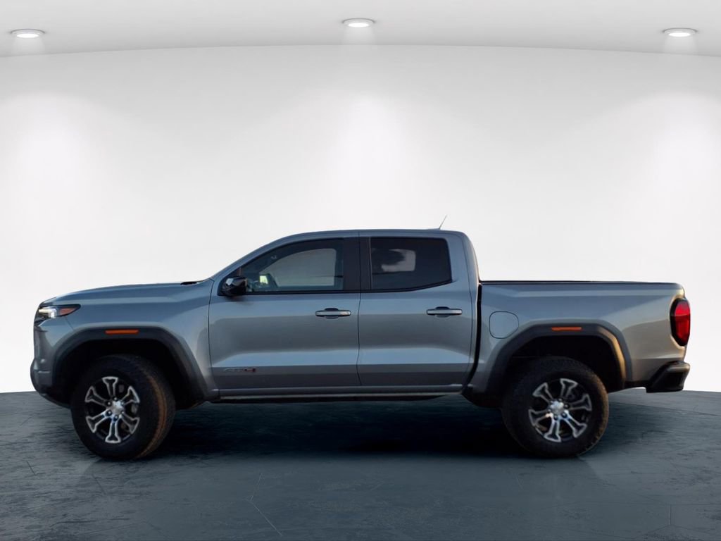 Used 2025 GMC Canyon AT4 image 13