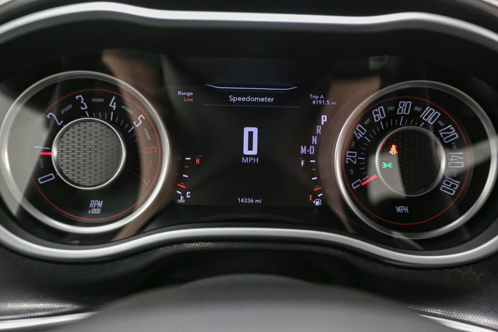 Used 2015 Dodge Challenger R/T Plus image 36