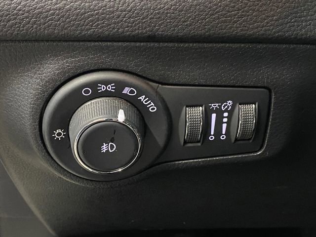 Used 2018 Jeep Compass Limited w/ Navigation Group image 24