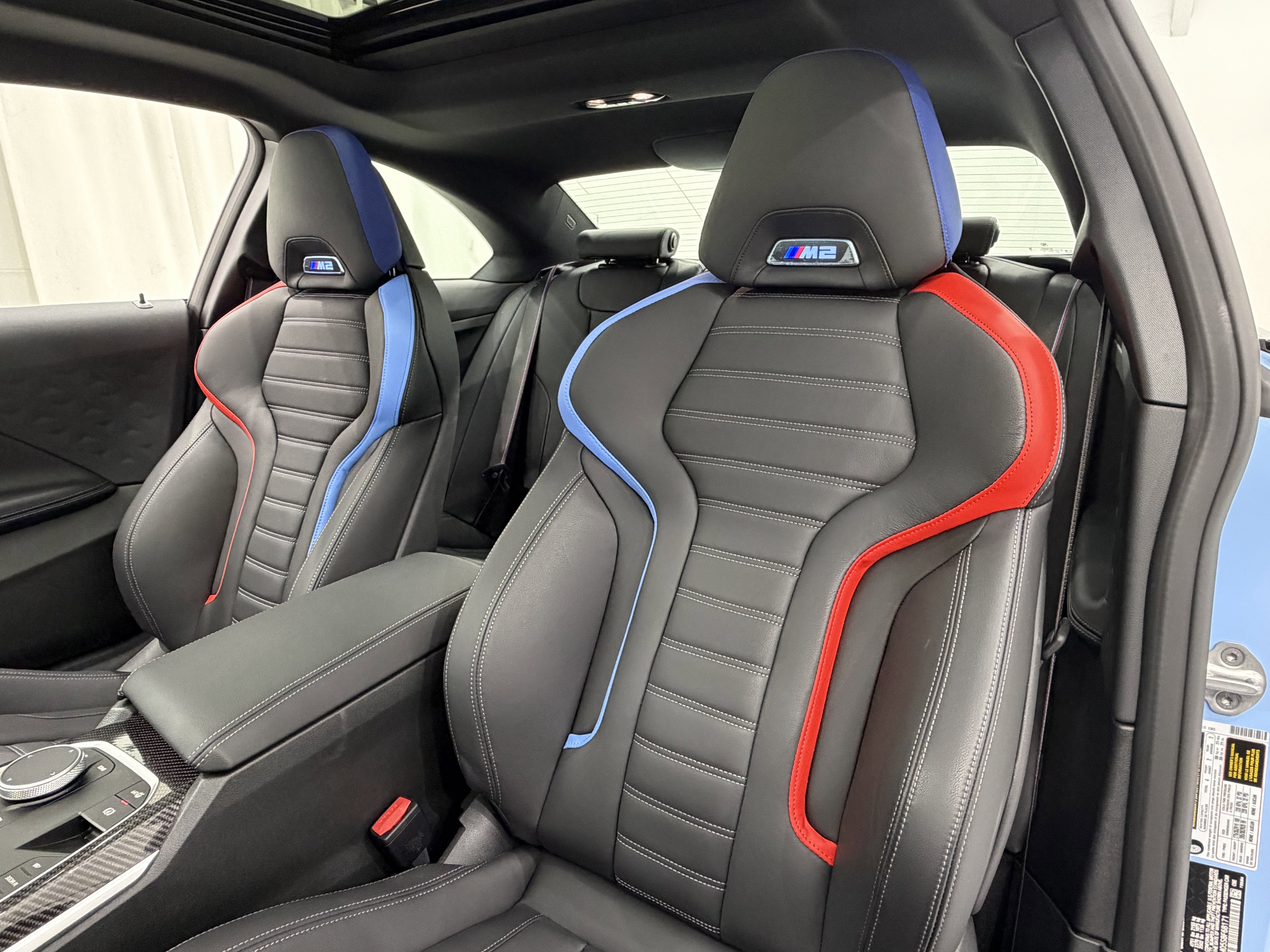 Used 2025 BMW M2 w/ Lighting Package image 5