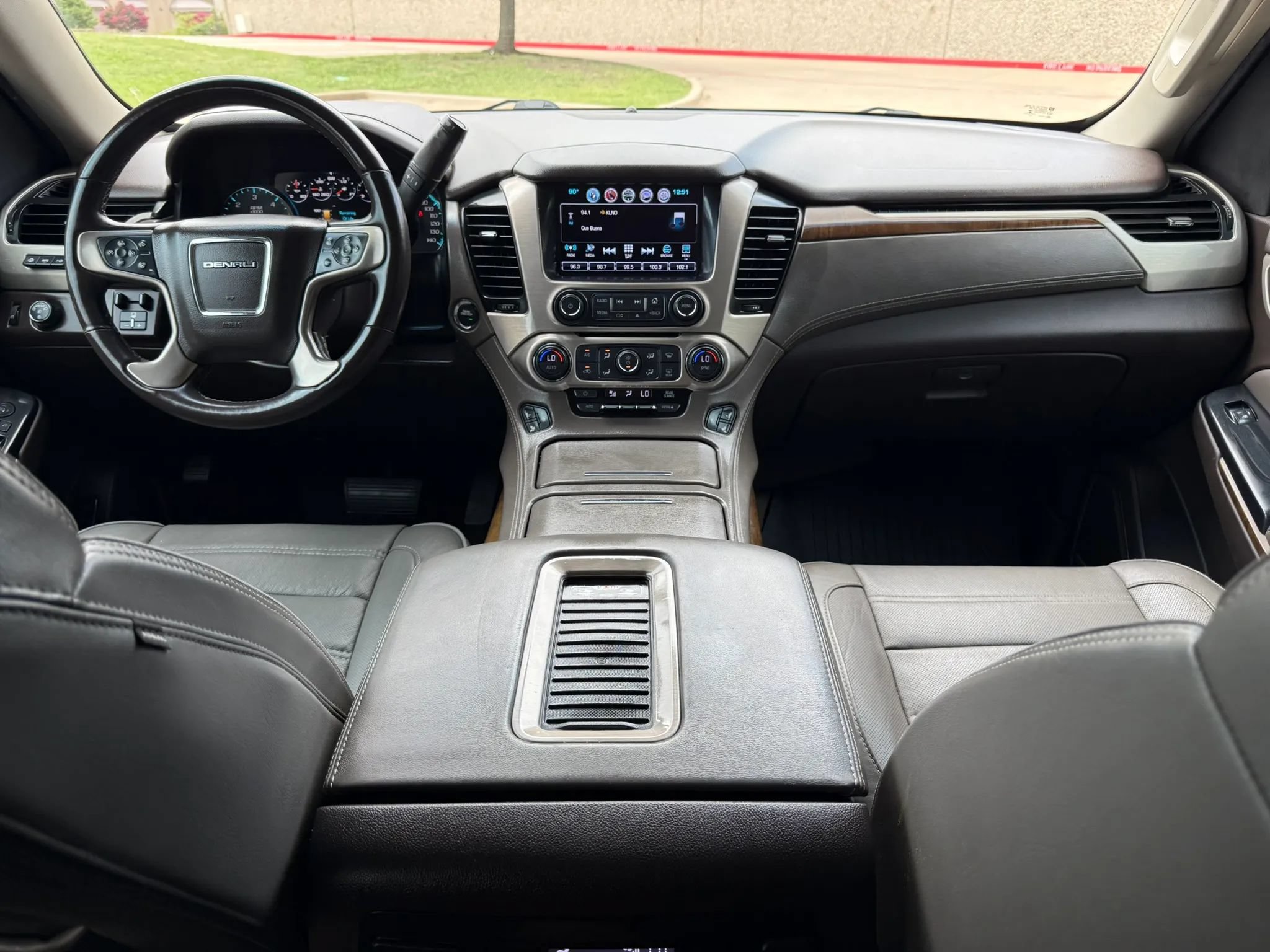 Used 2018 GMC Yukon Denali w/ Enhanced Security Package RWD image 13