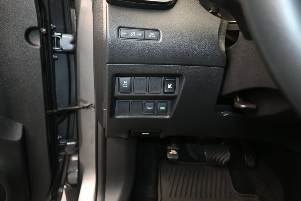 Used 2018 Nissan Rogue S FWD image 12