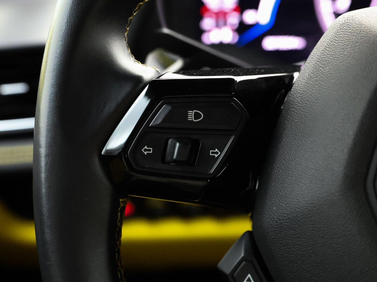 Used 2020 Lamborghini Huracan EVO RWD image 30