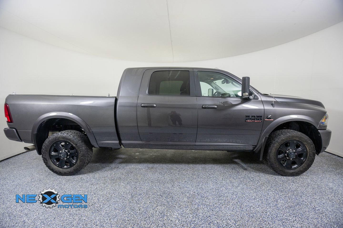 Used 2016 RAM 2500 Laramie w/ Sport Appearance Group AWD/4WD image 8