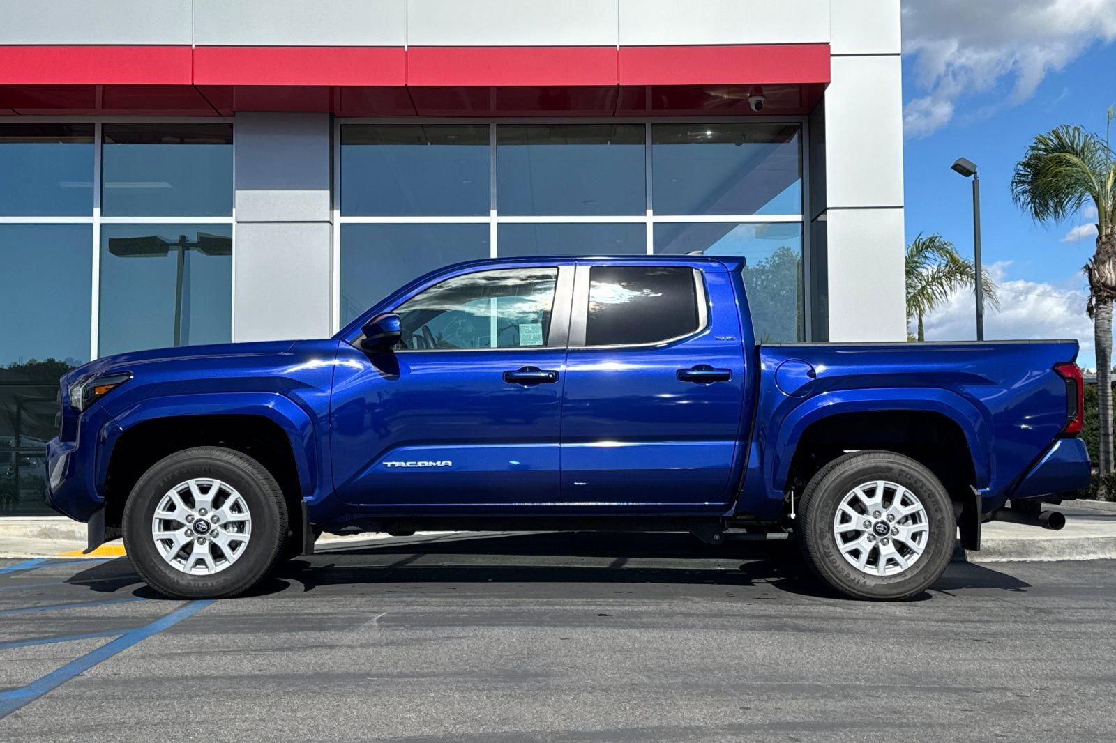 Used 2024 Toyota Tacoma SR5 image 9