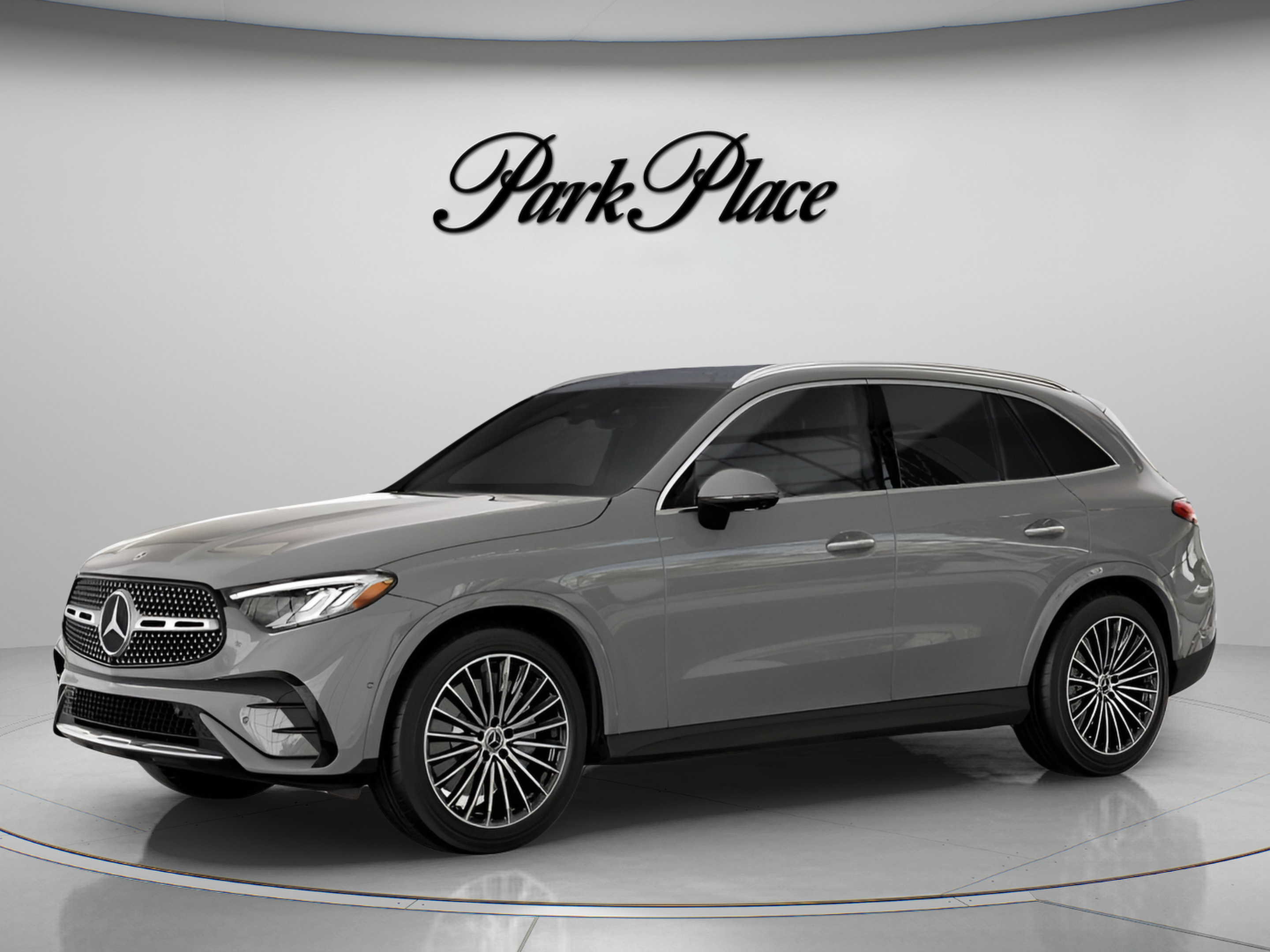 Used 2026 Mercedes-Benz GLC 300 image 3