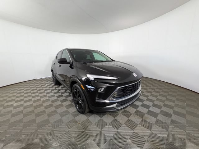 Used 2024 Buick Encore GX Preferred w/ Comfort Package FWD image 28
