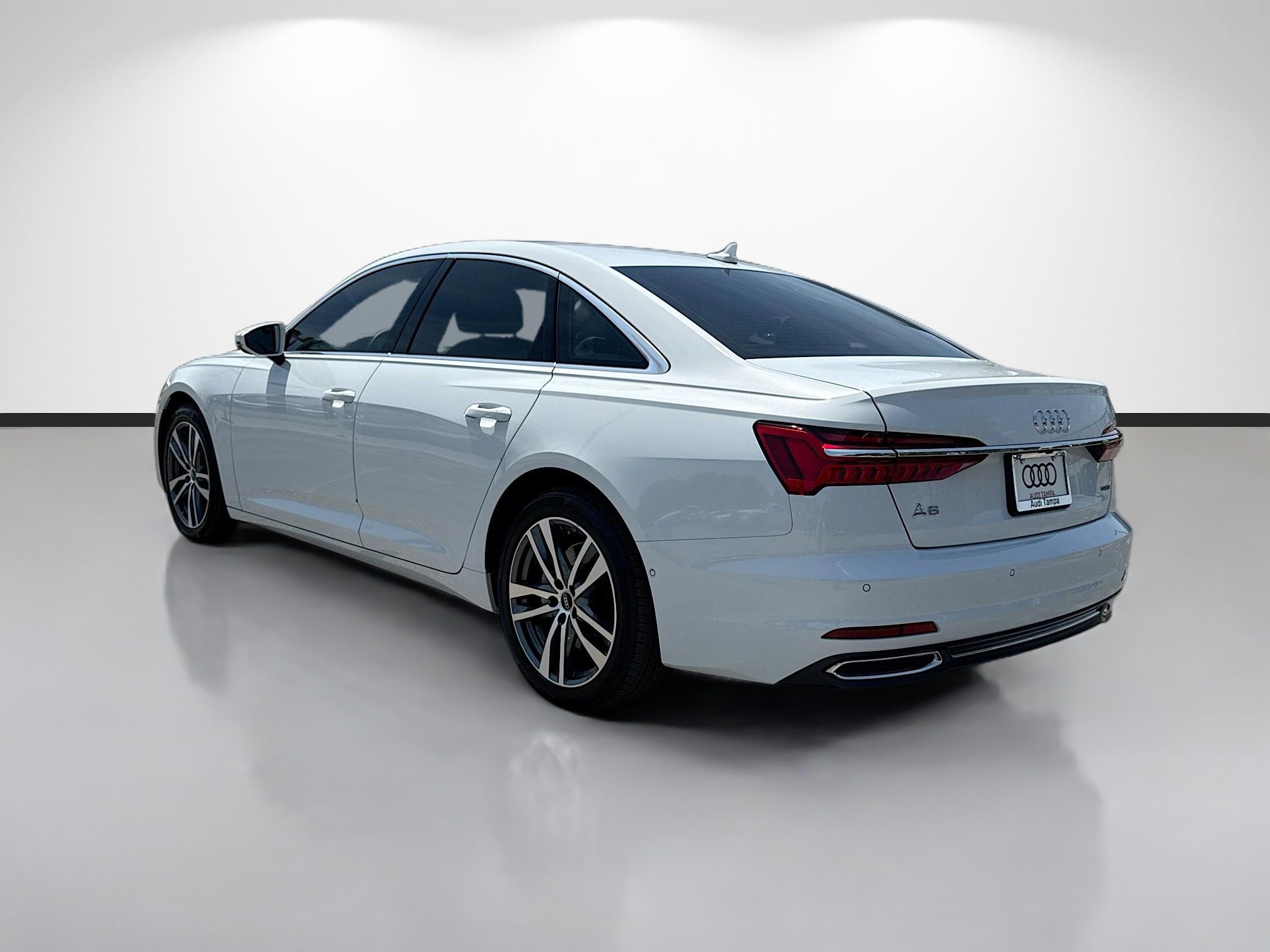 Used 2023 Audi A6 Premium Plus w/ Premium Plus Package AWD/4WD image 5