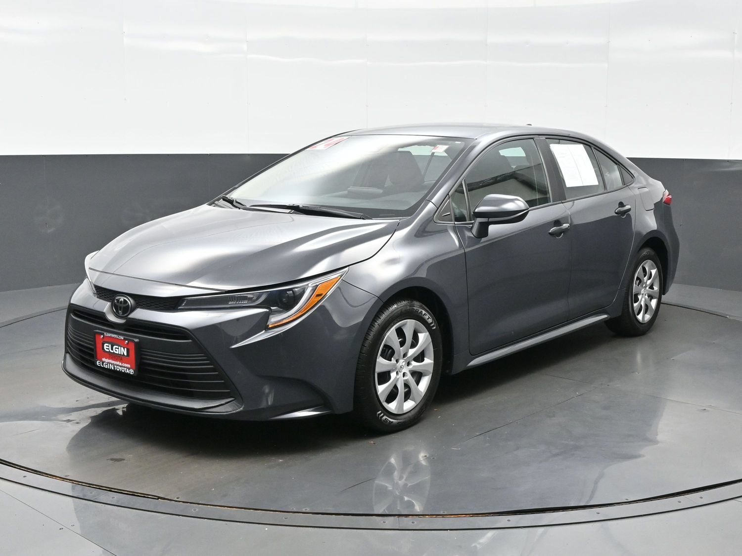 Used 2024 Toyota Corolla LE FWD image 2