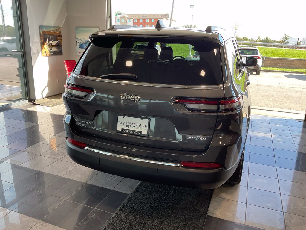 Used 2022 Jeep Grand Cherokee L Limited w/ Trailer Tow Group (B) AWD/4WD image 5