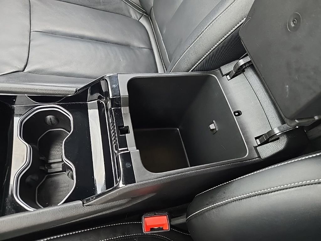 Used 2023 Jeep Grand Cherokee L Limited w/ Black Appearance Package image 35