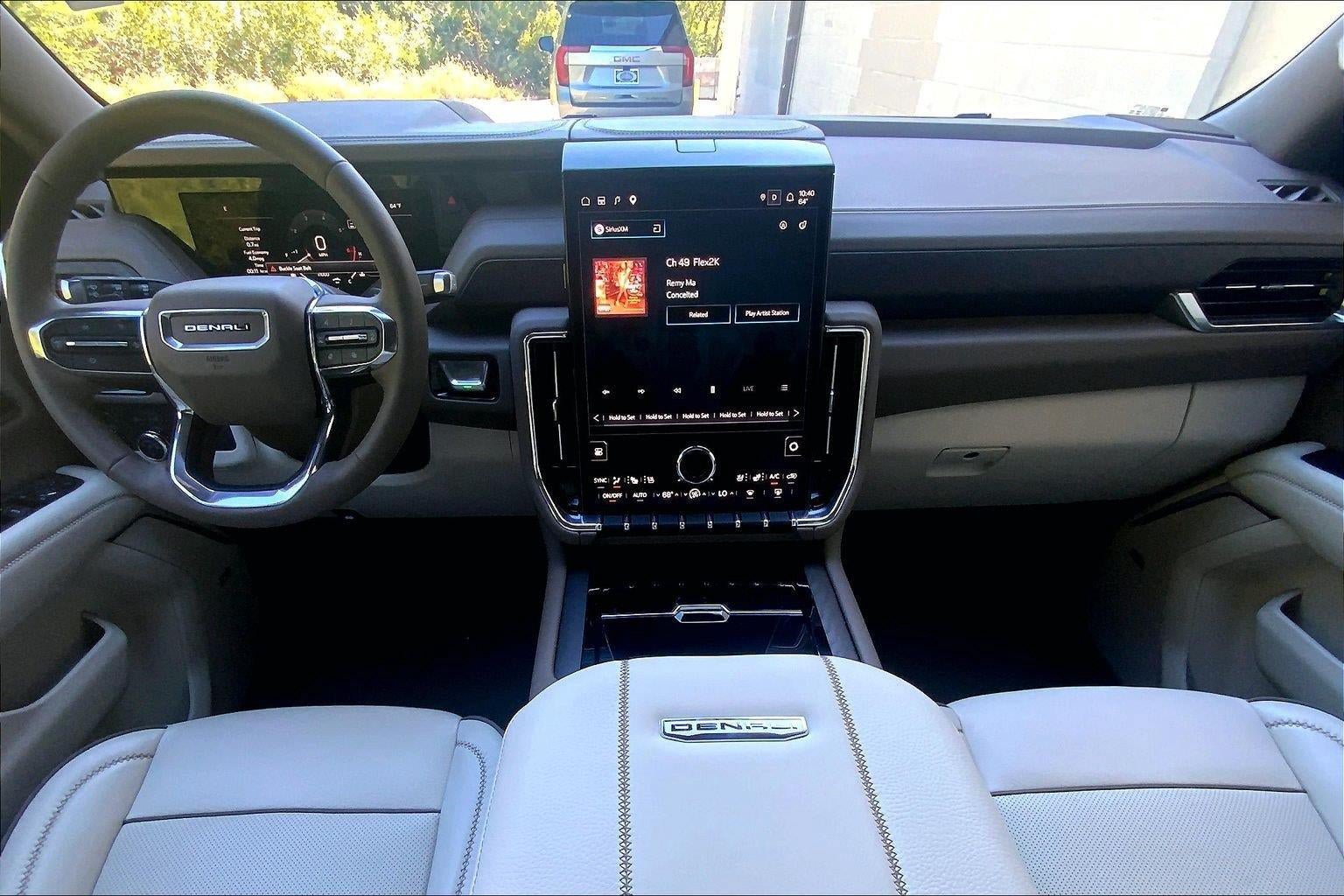 Used 2025 GMC Yukon Denali AWD/4WD image 16