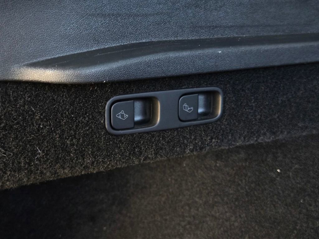 Used 2023 Tesla Model Y Long Range image 25