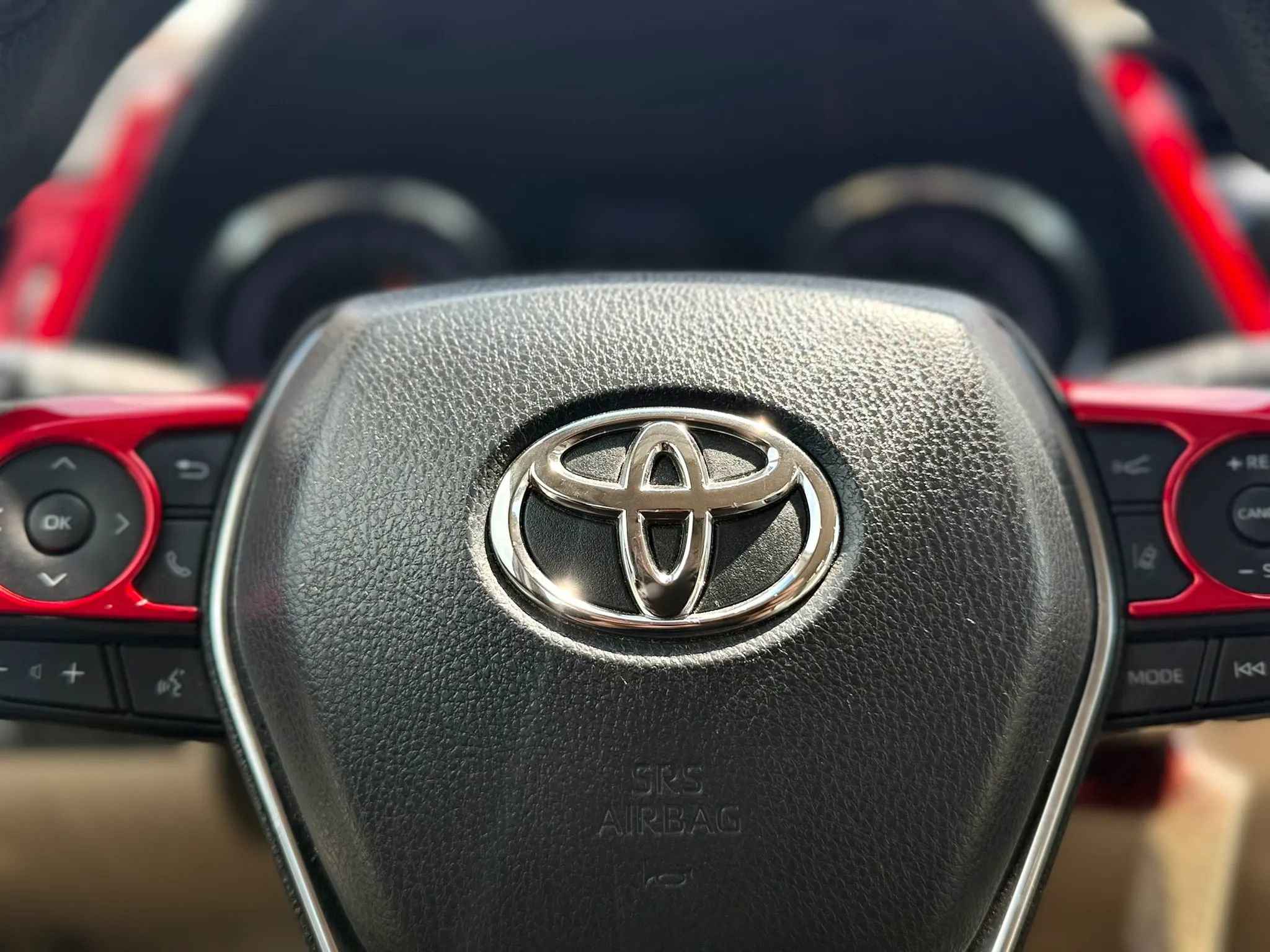 Used 2020 Toyota Camry LE FWD image 31