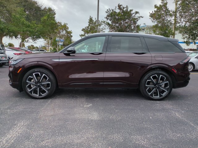 Used 2025 Lincoln Nautilus Reserve image 7