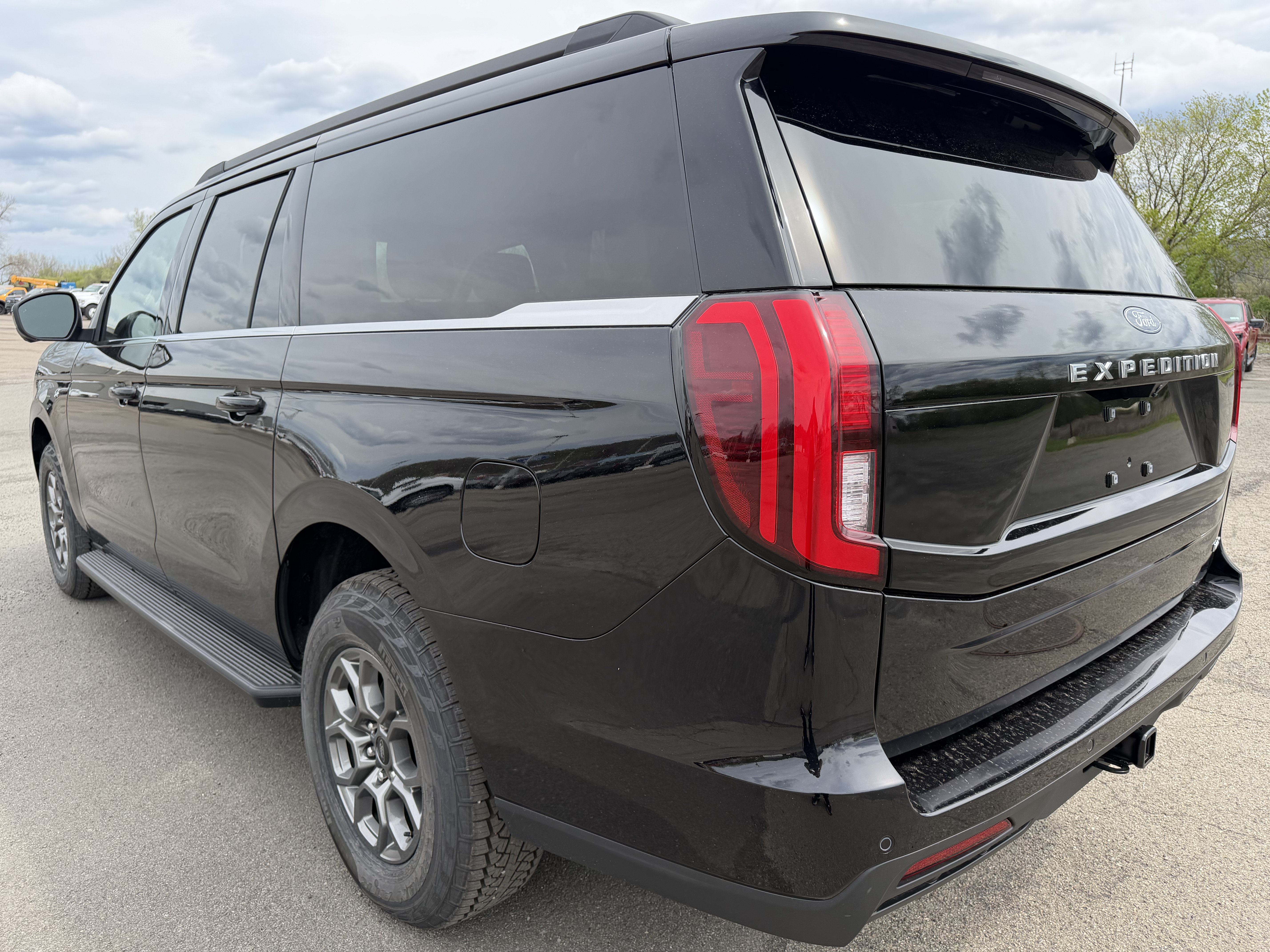 New 2026 Ford Expedition Max XL AWD/4WD image 3