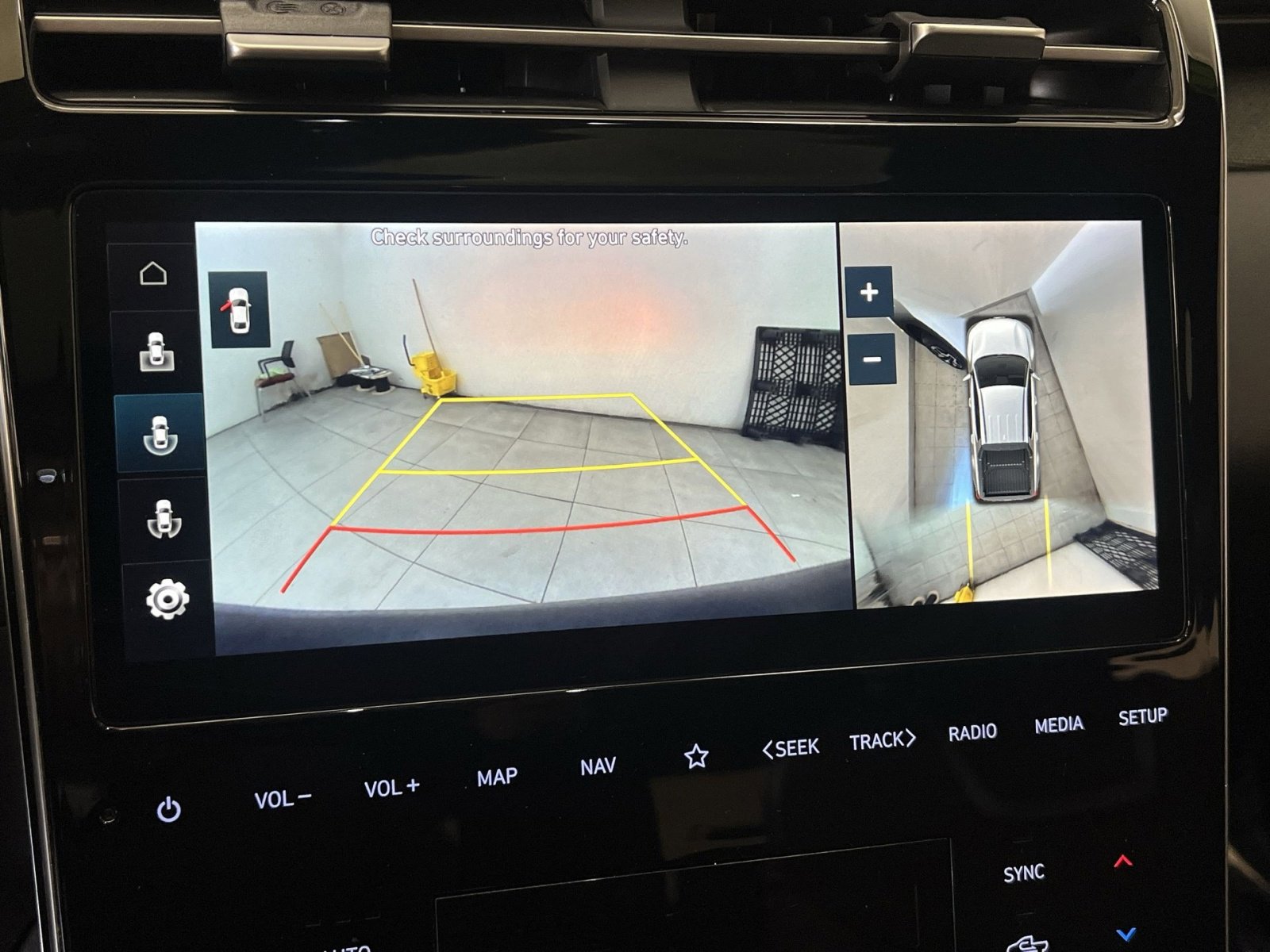 Used 2022 Hyundai Santa Cruz Limited image 17