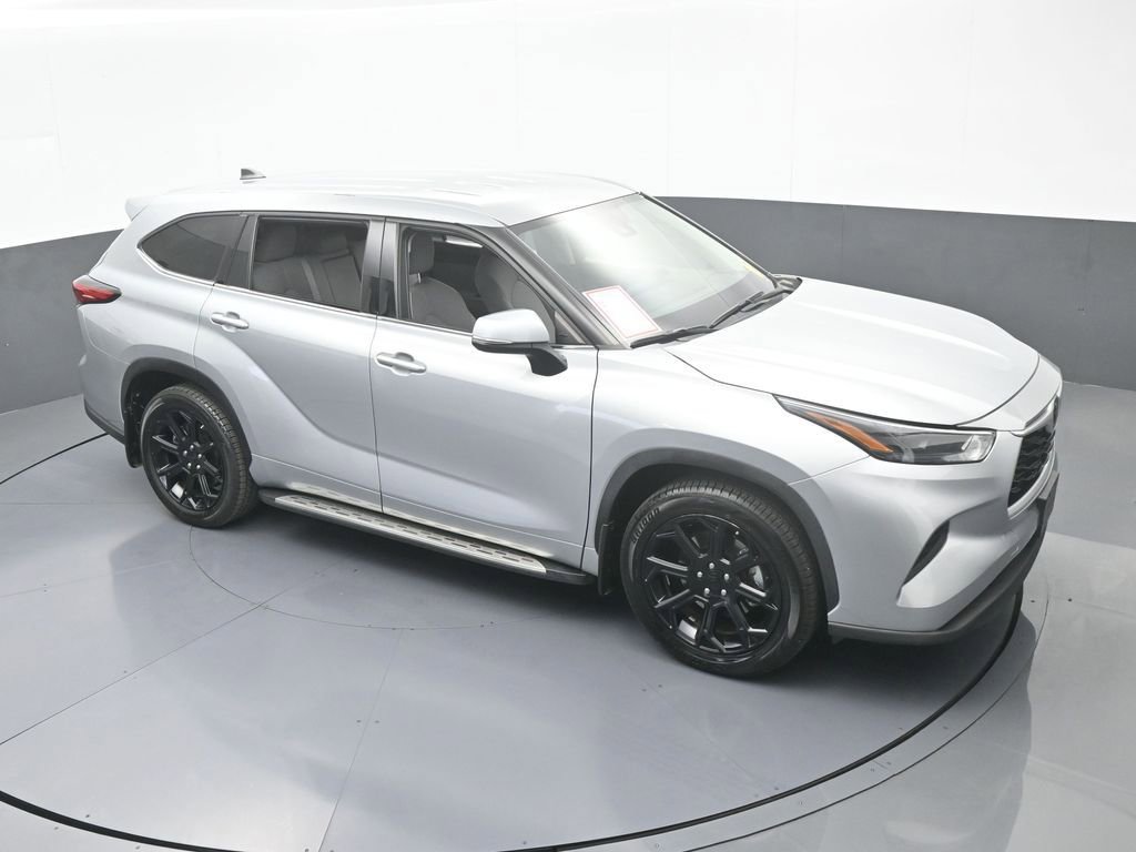 Used 2022 Toyota Highlander L image 54