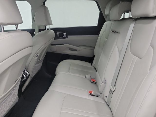 Used 2024 Kia Sorento S w/ Panoramic Sunroof Package FWD image 12