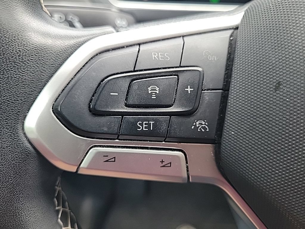 Used 2022 Volkswagen Tiguan SE AWD/4WD image 19