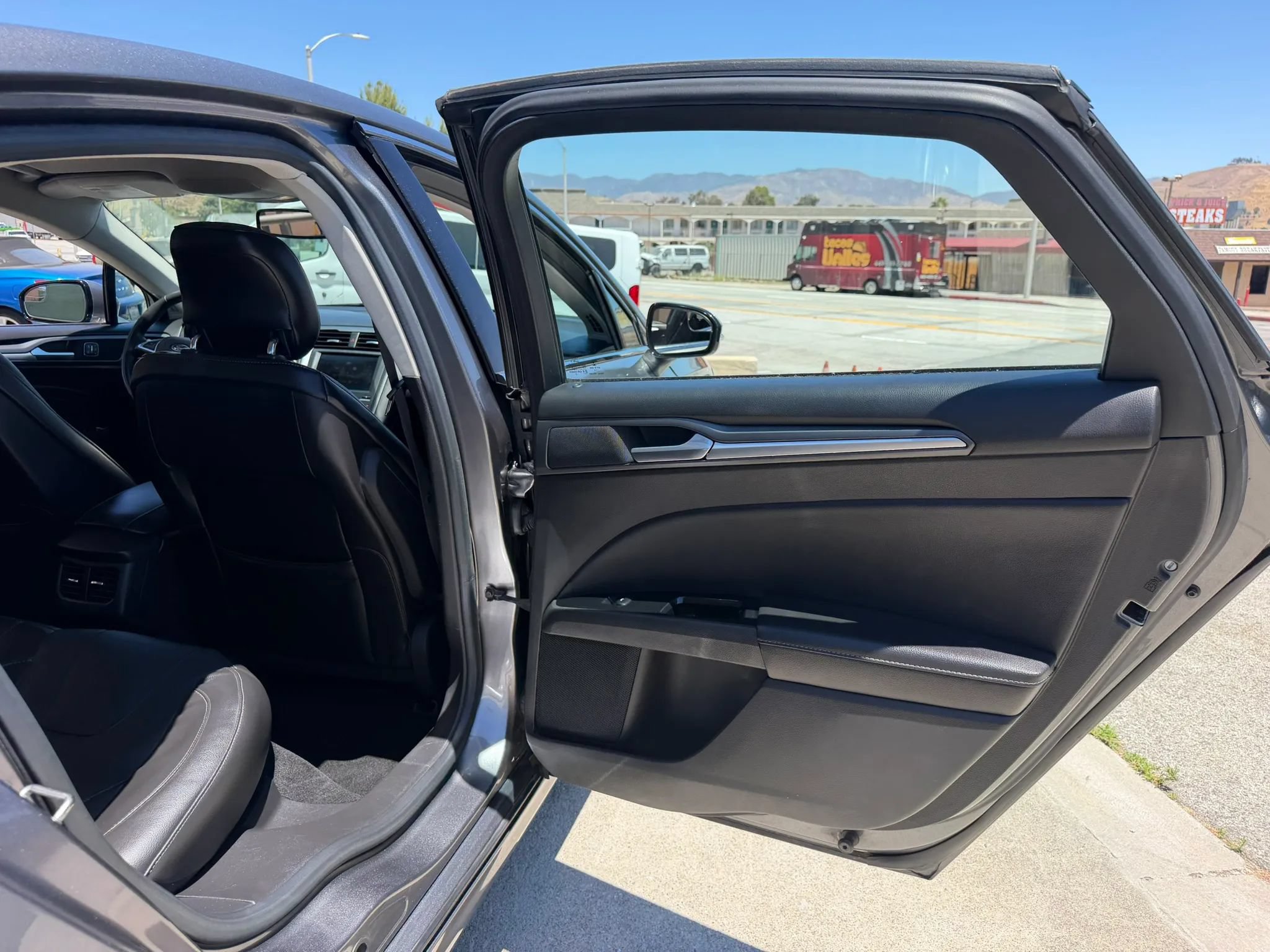 Used 2013 Ford Fusion Titanium FWD image 18