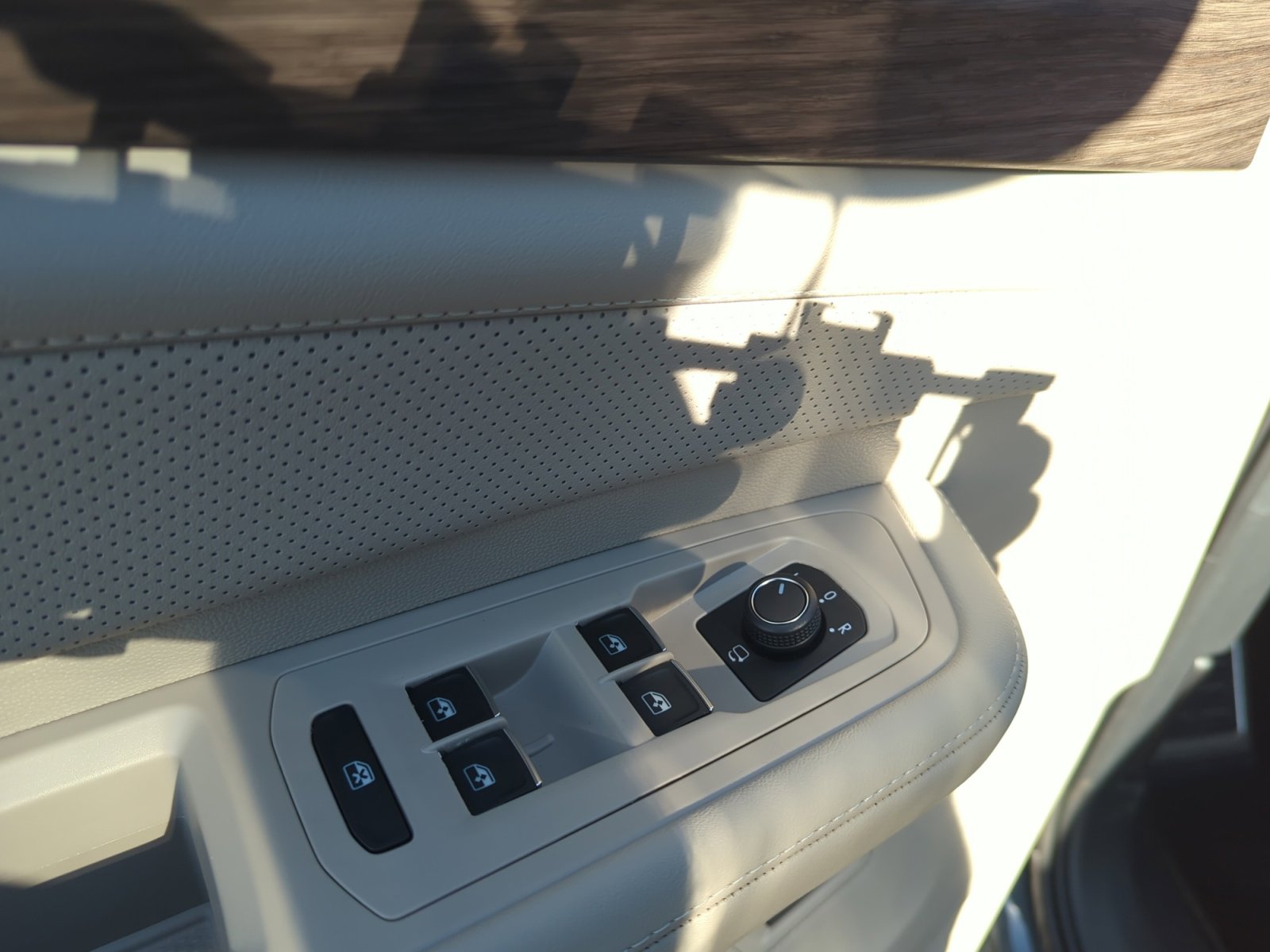 New 2026 Volkswagen Atlas SEL Premium R-Line image 13