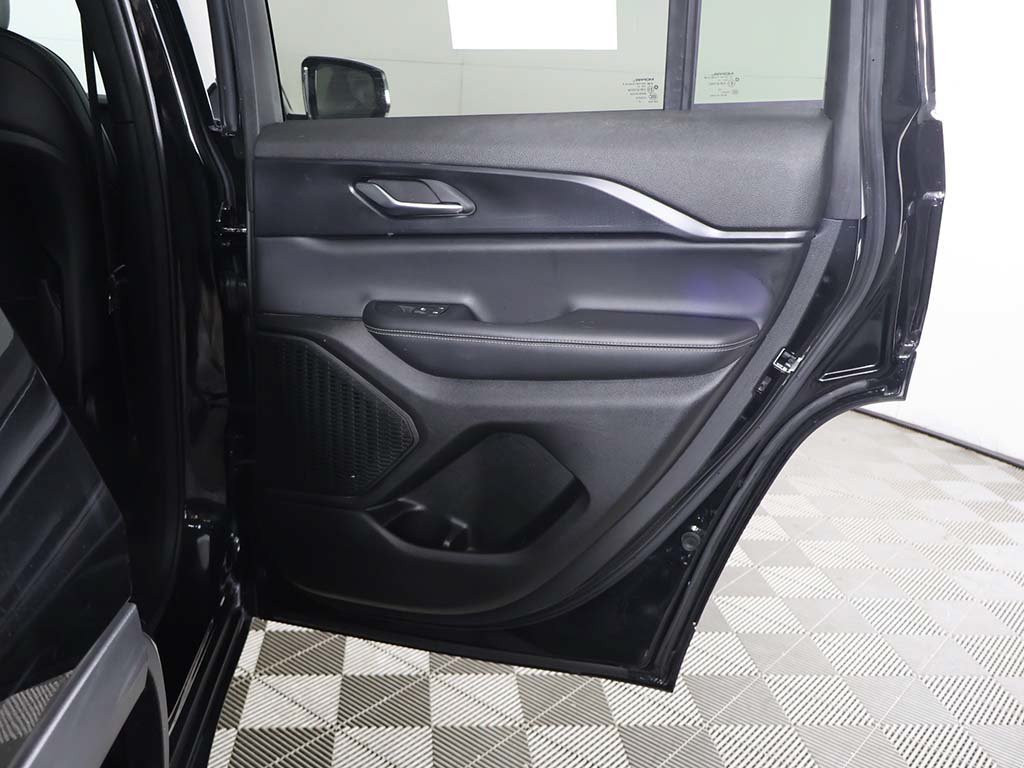 Used 2023 Jeep Grand Cherokee Altitude AWD/4WD image 25