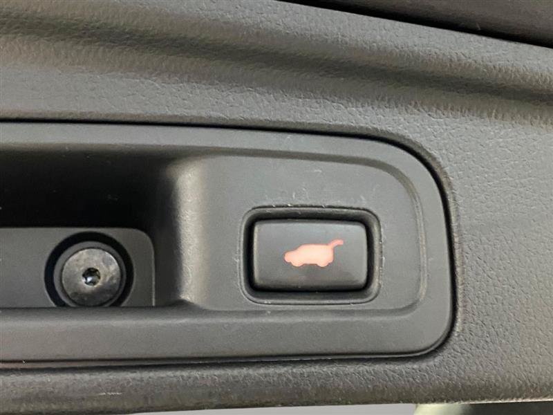 Used 2016 Honda Pilot Touring image 10