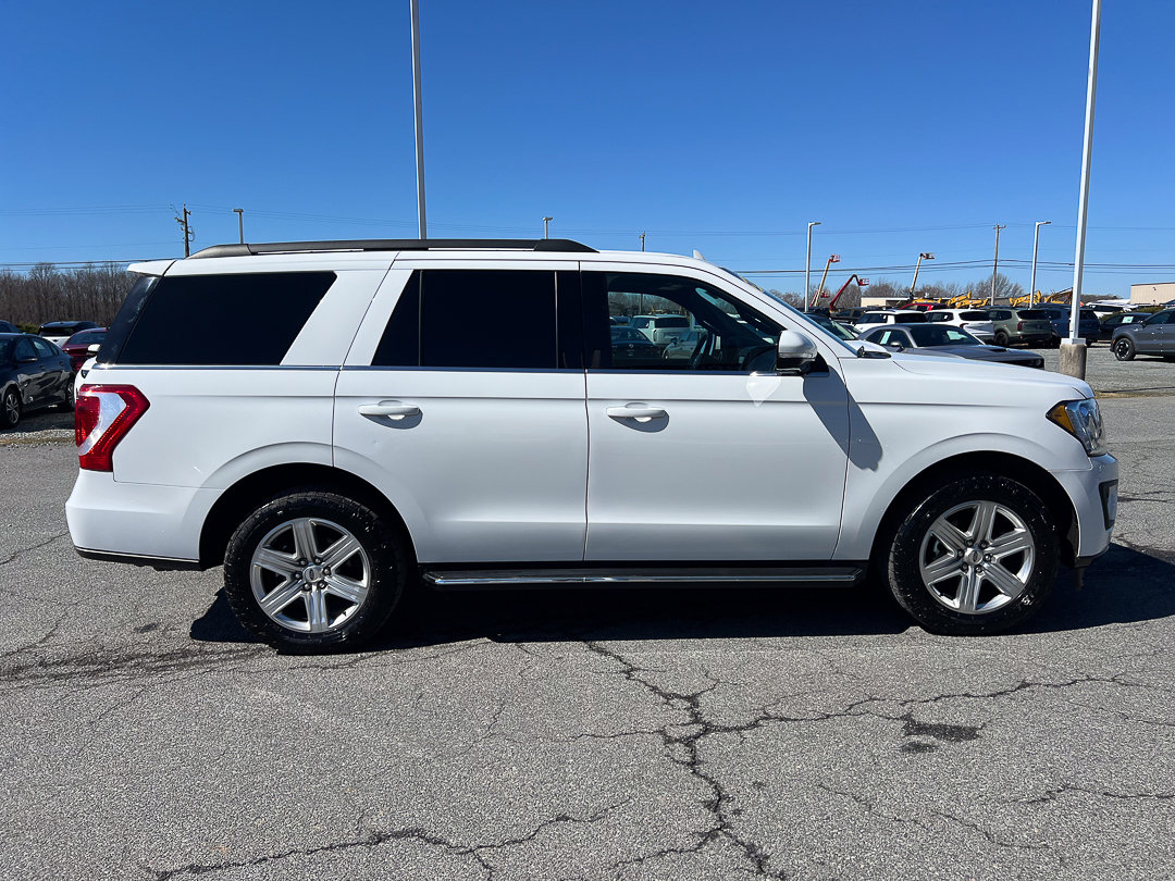 Used 2020 Ford Expedition XLT w/ Equipment Group 202A AWD/4WD image 12