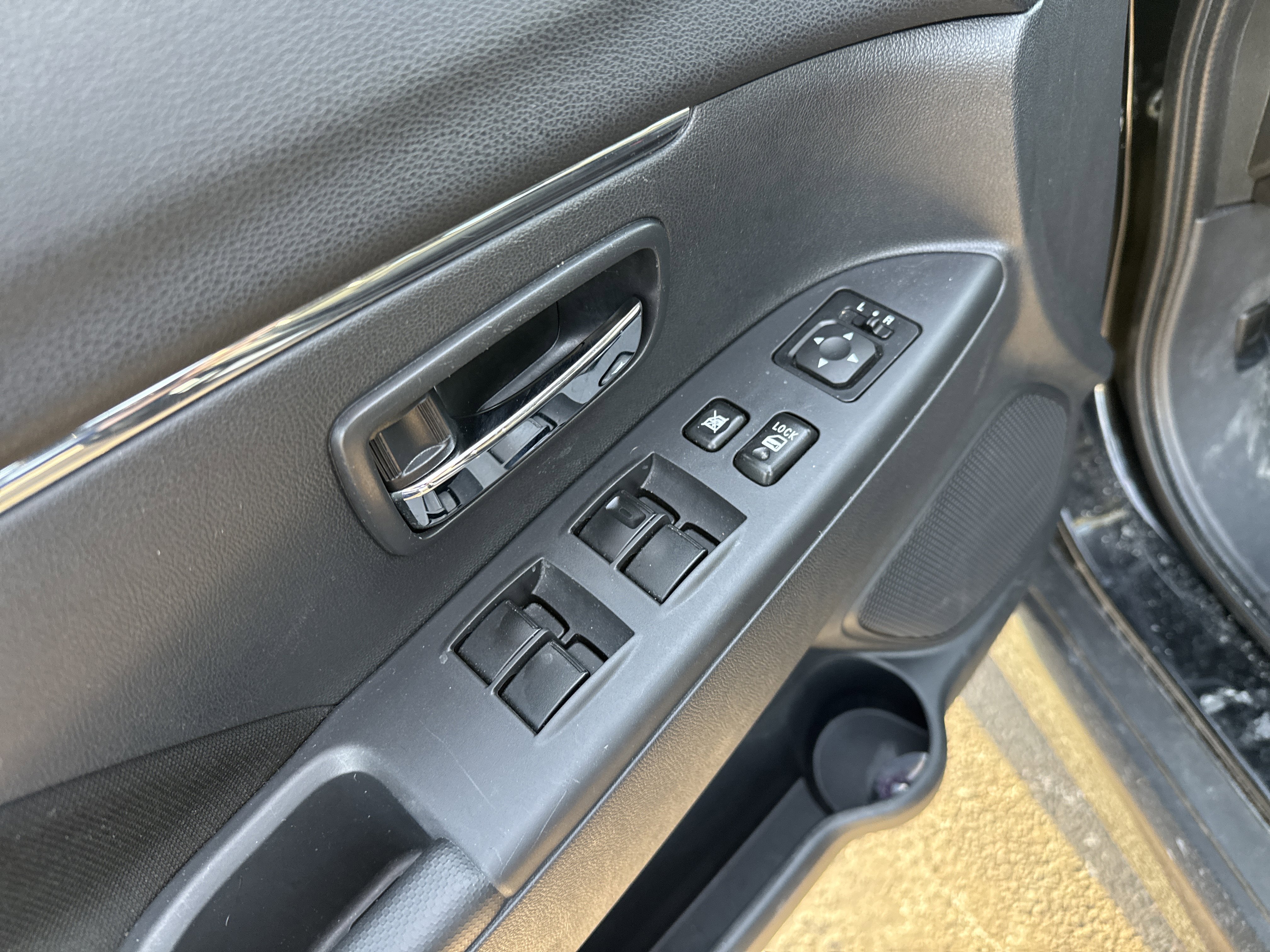 Used 2025 Mitsubishi Outlander Sport ES image 16