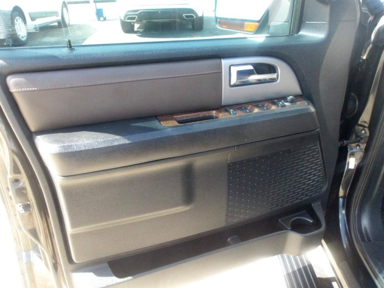 Used 2015 Ford Expedition King Ranch RWD image 18
