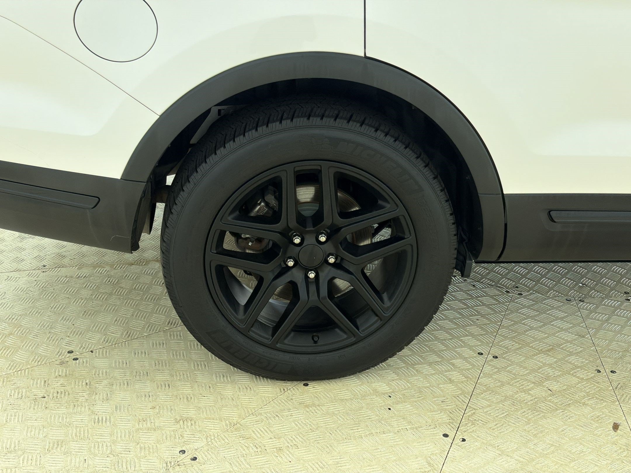 Used 2018 Ford Explorer Sport AWD/4WD image 12