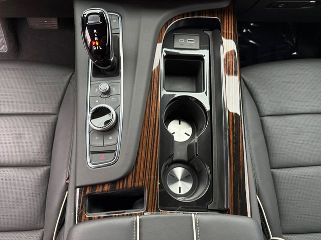 Certified 2024 Cadillac Escalade ESV Premium Luxury image 11