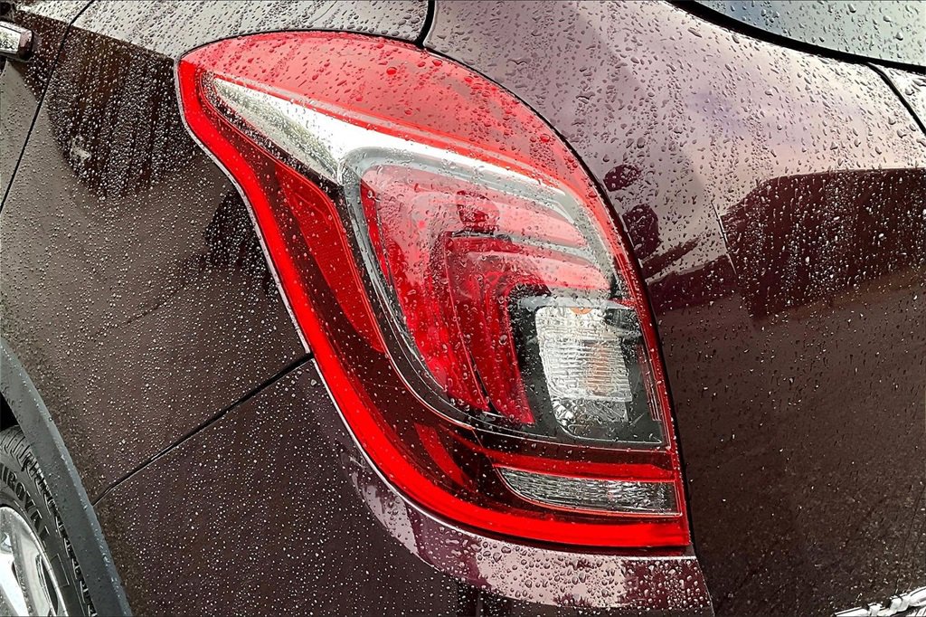 Used 2018 Buick Encore Premium w/ Experience Buick Package image 21