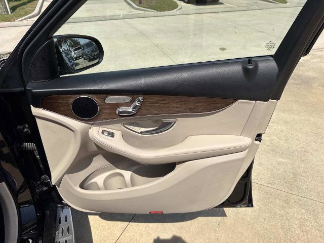 Used 2022 Mercedes-Benz GLC 300 image 15