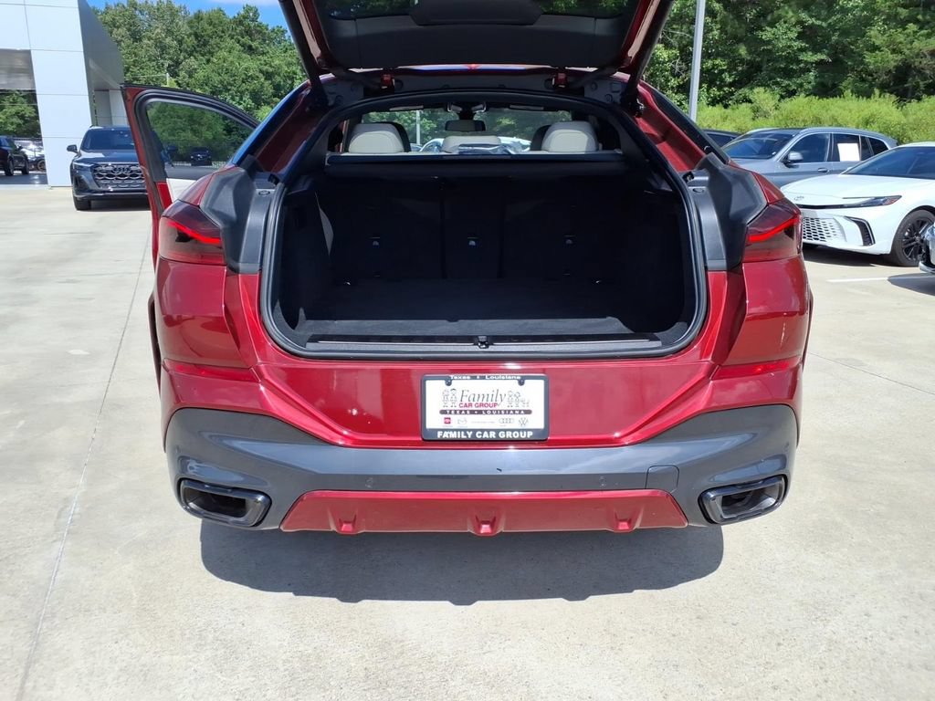 Used 2023 BMW X6 xDrive40i w/ M Sport Package AWD/4WD image 23