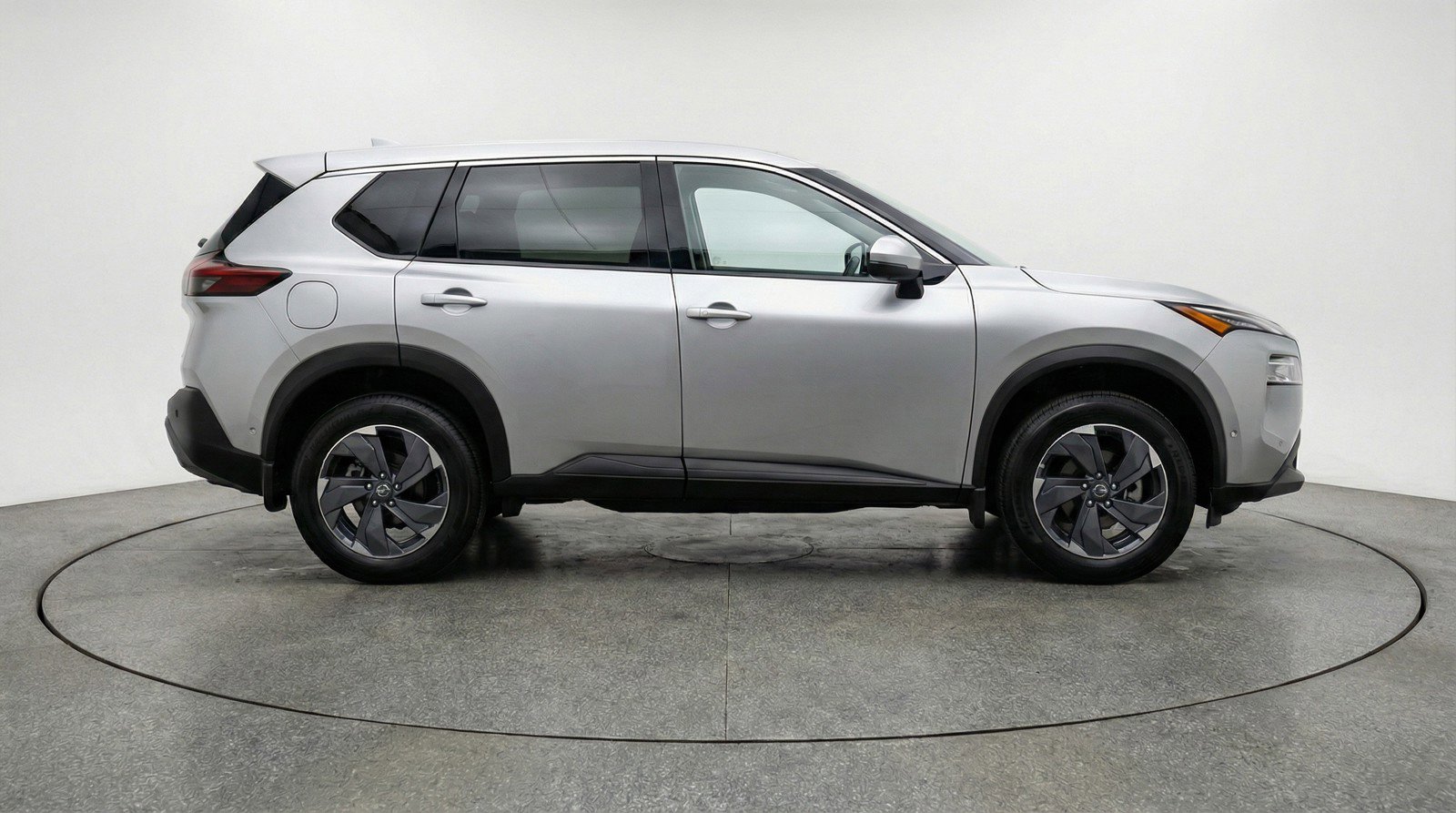Used 2025 Nissan Rogue SV image 11