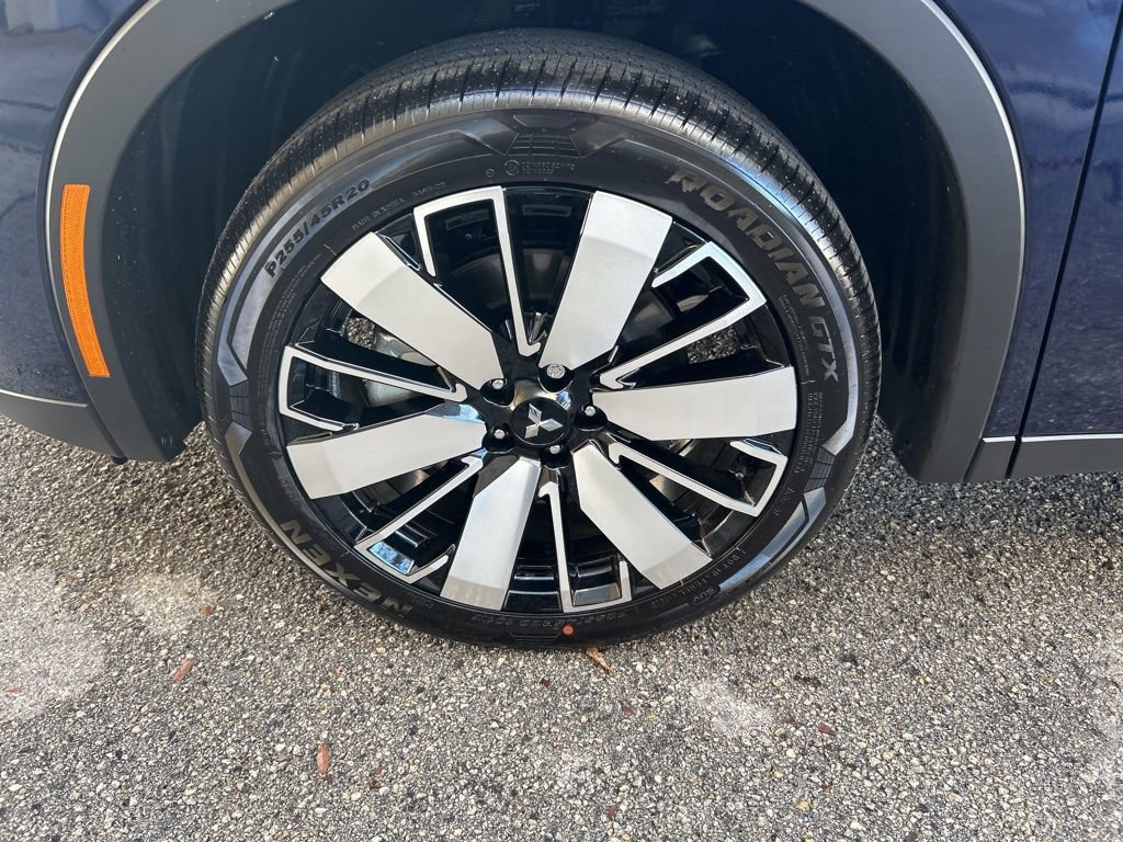 New 2025 Mitsubishi Outlander SE image 13