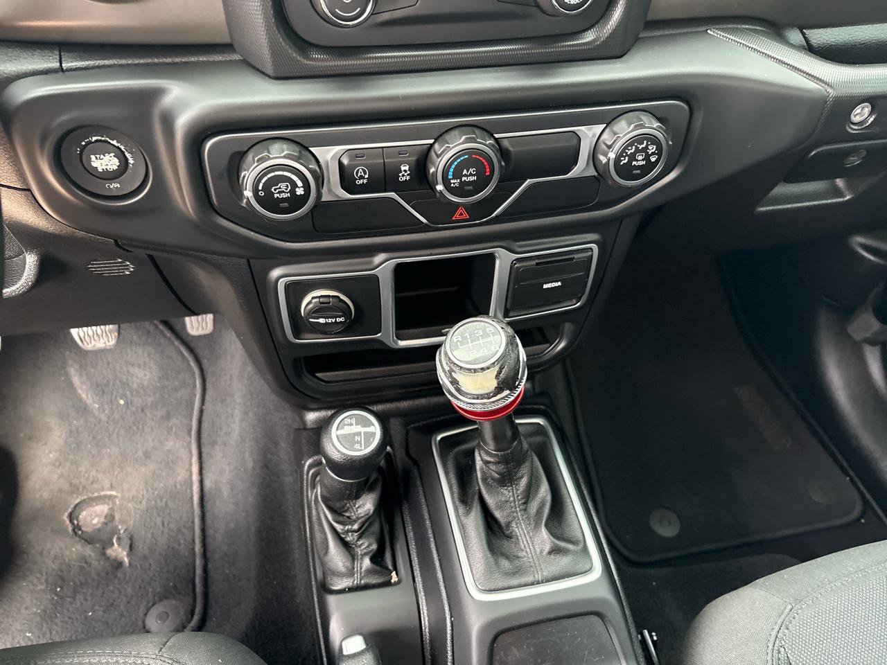 Used 2018 Jeep Wrangler Sport image 19