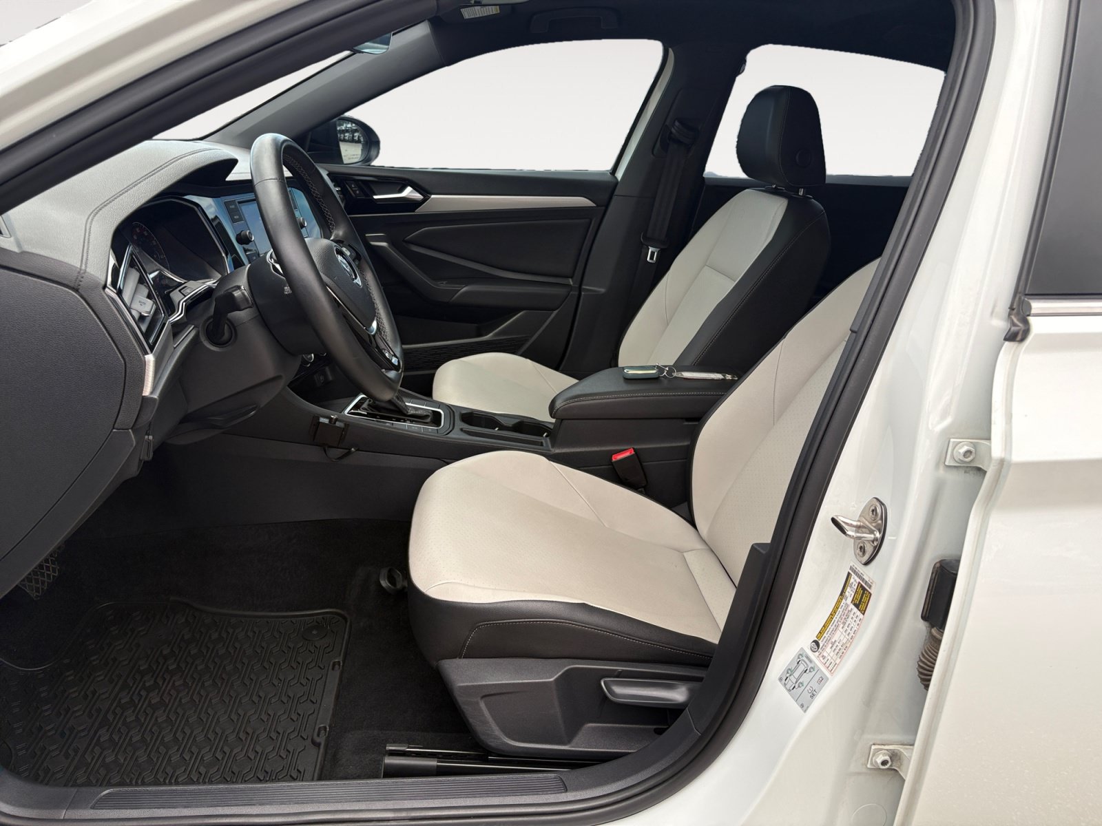 Used 2019 Volkswagen Jetta R-Line FWD image 21
