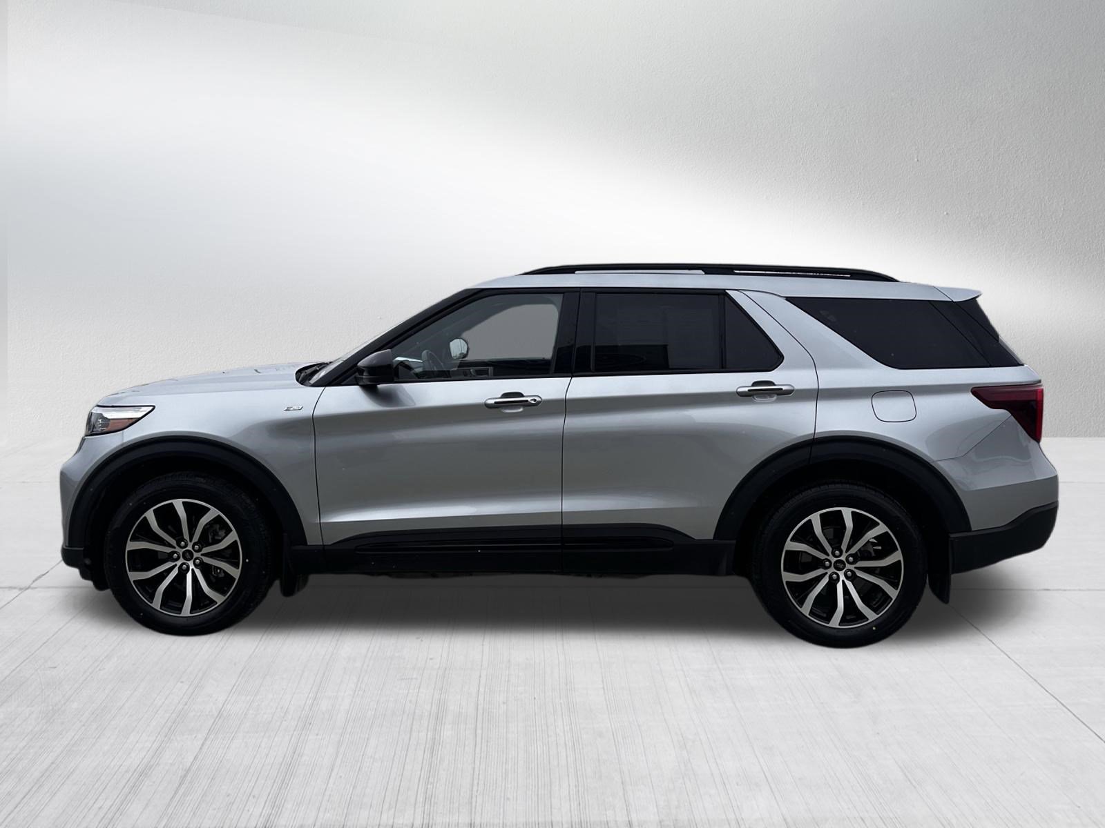 Certified 2023 Ford Explorer ST-Line w/ Class IV Trailer Tow Package AWD/4WD image 4
